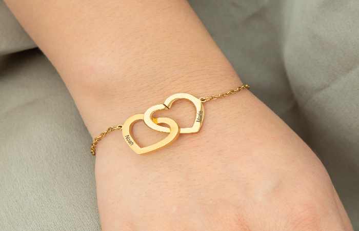 Shop Personalized Heart Bracelets